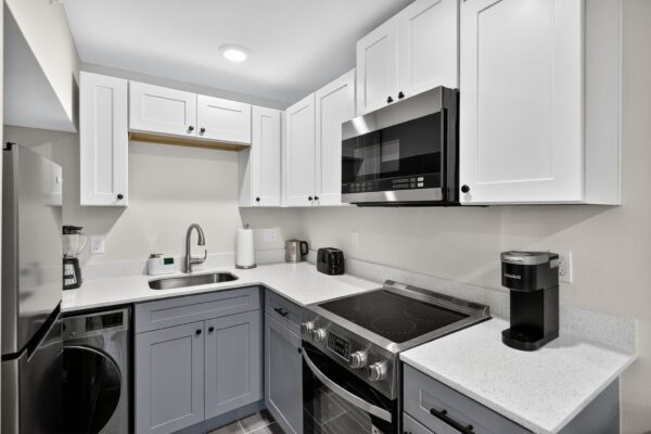 624_Braddock_Ave_Daytona_Beach_FL_32118_USA-Kitchen-_MG_6338_39_40