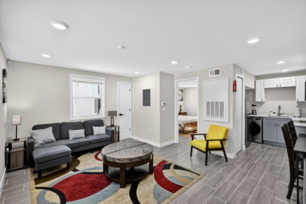 624_Braddock_Ave_Daytona_Beach_FL_32118_USA-Living_room-_MG_6317_8_9