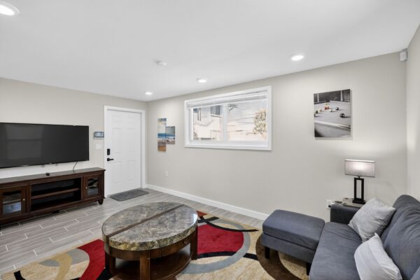 624_Braddock_Ave_Daytona_Beach_FL_32118_USA-Living_room-_MG_6323_4_5