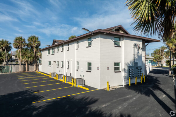 Beachside-Palms--Daytona-Beach-(9)